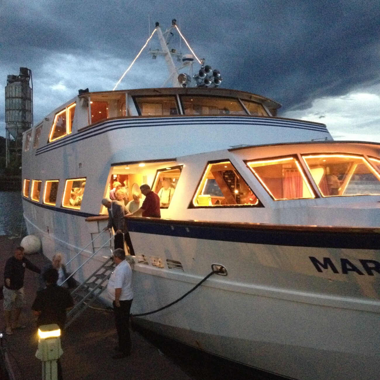 People getting off te boat Lady Marika.